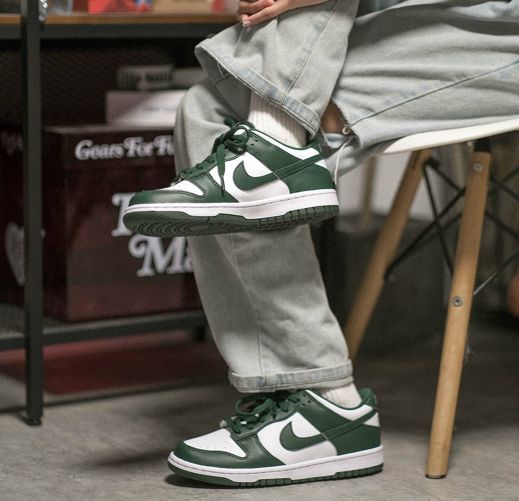 Giày Nike Dunk Low 'Michigan State' CW1590-102 - Ảnh 4