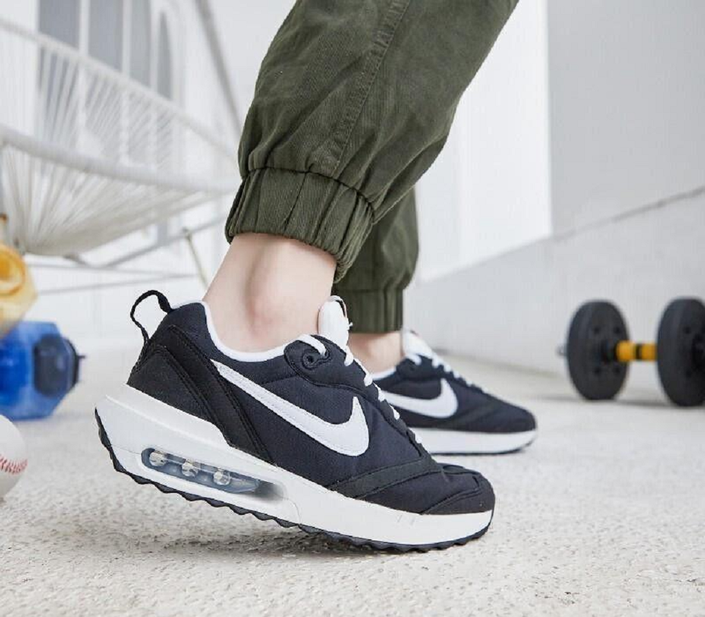 Giày Nike Air Max Dawn 'Black White' DJ3624-001 - Ảnh 2