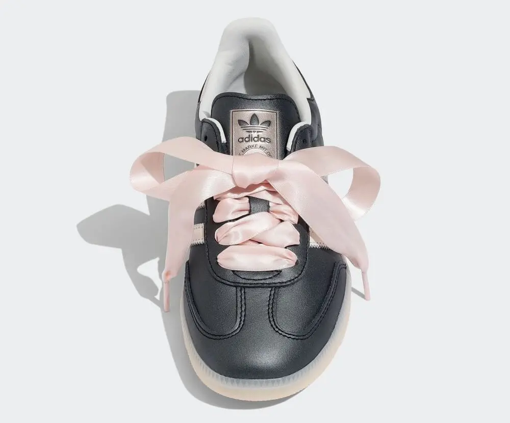 Alternative view of Giày Adidas Samba OG 'Black Pink Ribbon Laces' IH8047
