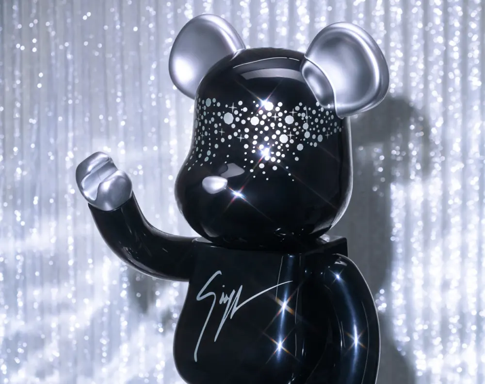 Alternative view of Mô Hình Bearbrick Macau 2023 x Giuseppe Zanotti