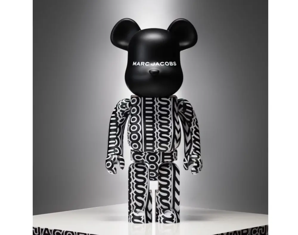 Alternative view of Mô Hình Bearbrick Macau 2023 x Marc Jacobs 10