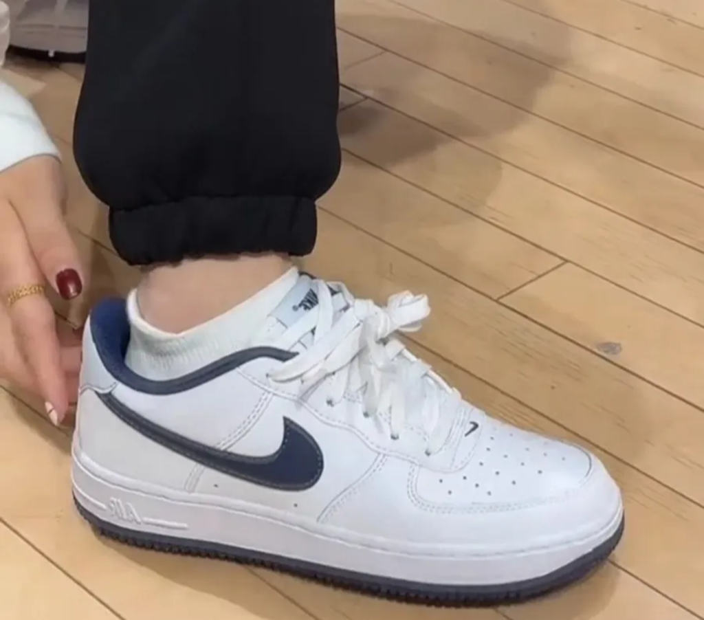 Giày Nike Air Force 1 ‘White Midnight Navy’ FV5948-104 - Ảnh 4