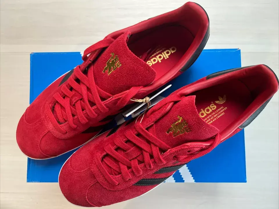 Giày Adidas Gazelle x Manchester United ‘Red Black’ IE8503 - Ảnh 3
