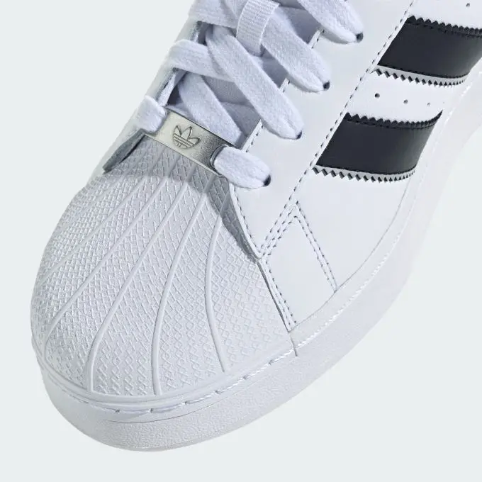 Alternative view of Giày Adidas Superstar XLG ‘Throwback Jerseys White’ IF6138