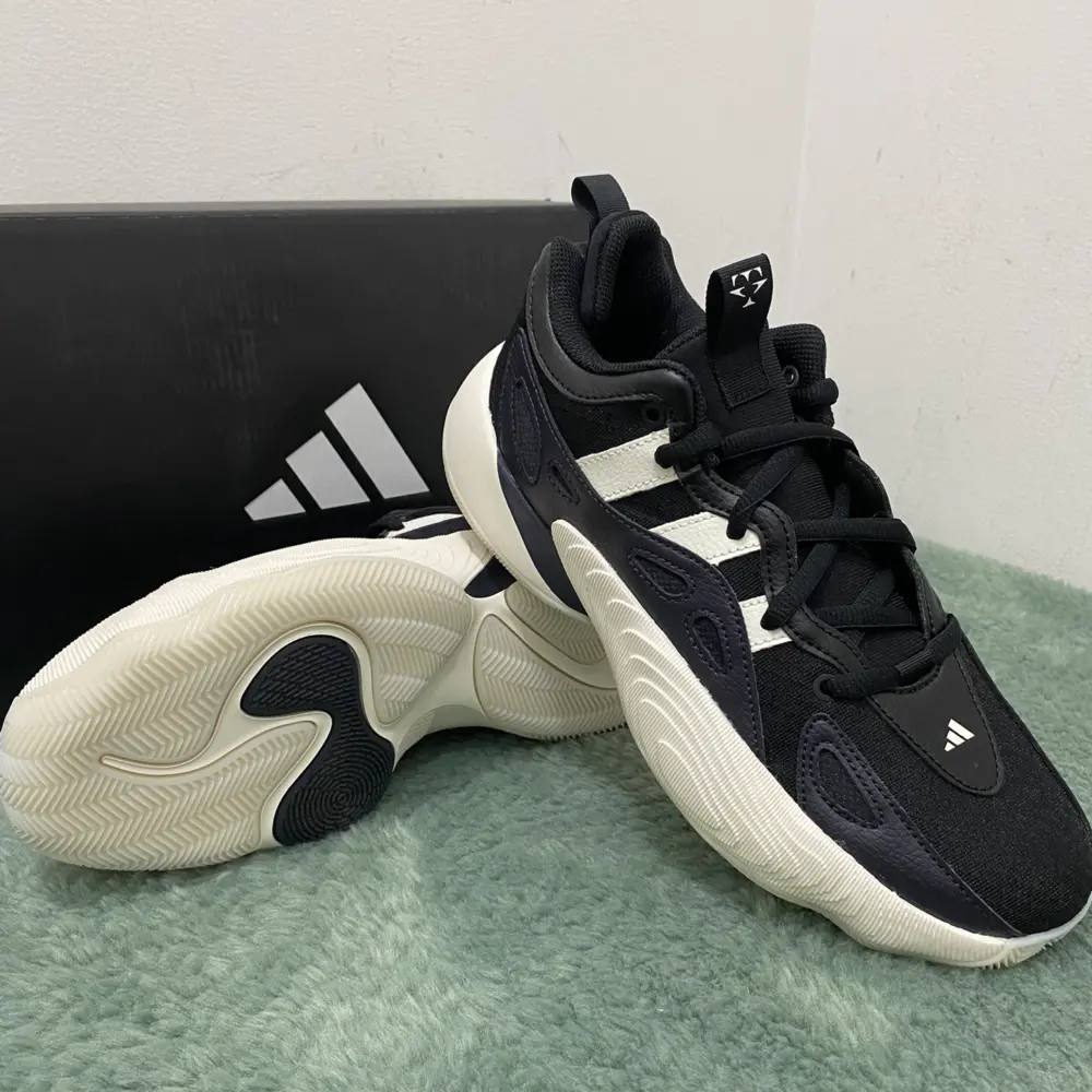 Alternative view of Giày Adidas Trae Unlimited 2 ‘Black White’ IE7764
