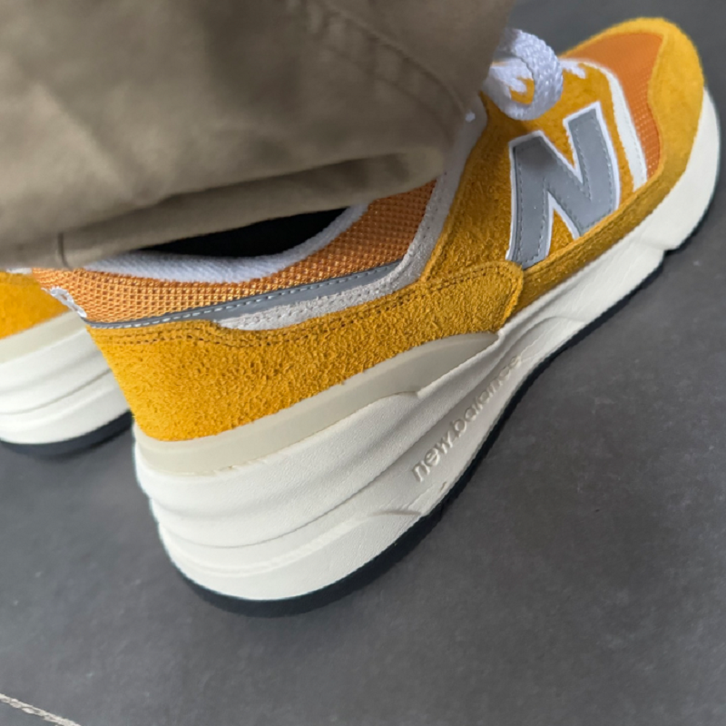Giày New Balance 997R “Varsity Gold” U997RCB - Ảnh 2