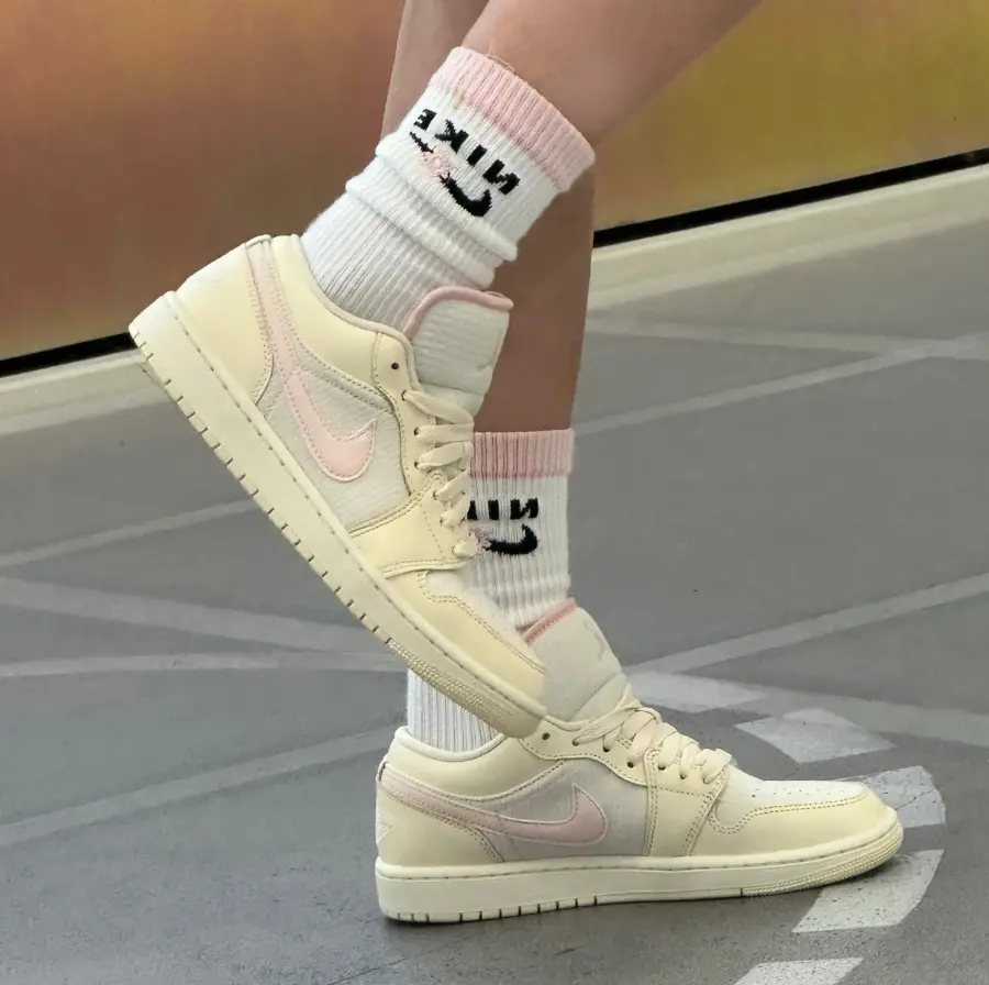 Alternative view of Giày Nike Air Jordan 1 Low ‘Linen’ FQ1925-100