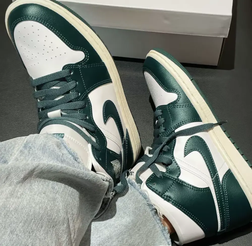 Giày Nike Air Jordan 1 Mid ‘Green Sail’ BQ6472-133 - Ảnh 4