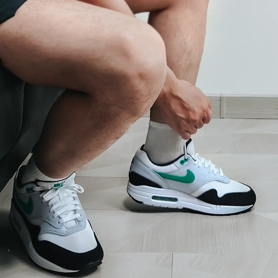 Alternative view of Giày Nike Air Max 1 ‘Black Stadium Green’ FN6952-100