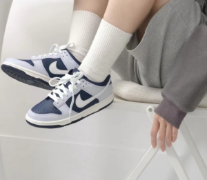 Alternative view of Giày Nike Dunk Low GS ‘Grey Midnight Navy’ FB9109-002