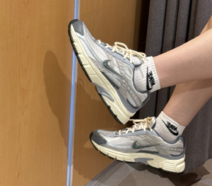 Alternative view of Giày Nike Initiator ‘Smoke Gray’ HQ1179-001