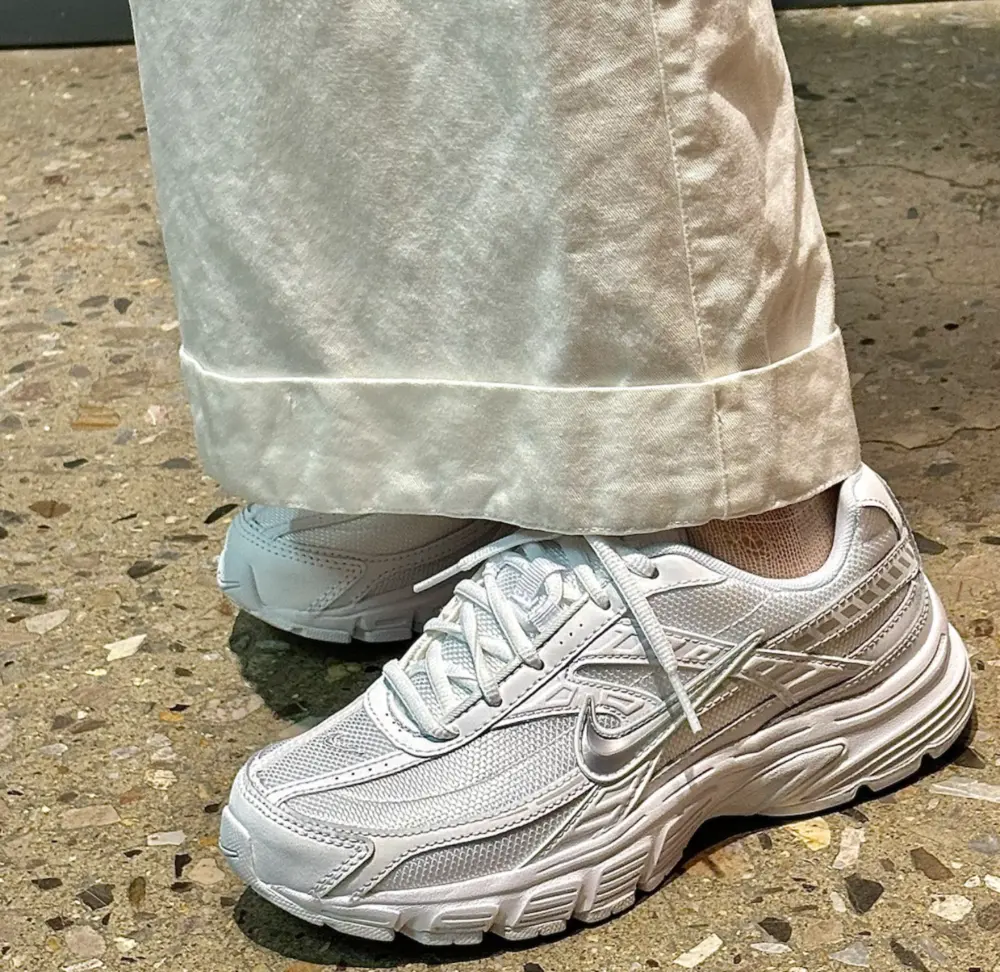 Giày Nike Initiator ‘White Photon Dust’ FZ9020-100 - Ảnh 3