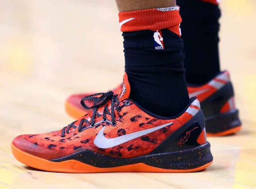 Alternative view of Giày Nike Kobe 8 ‘Challenge Red’ 555035-600