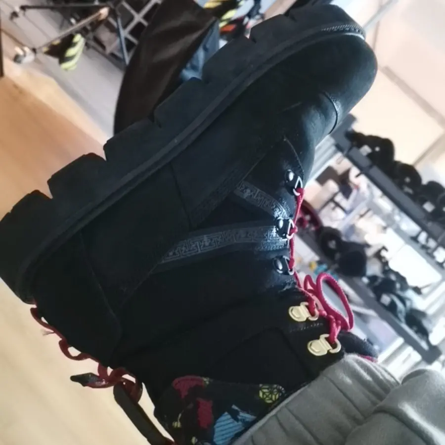 Alternative view of Giày Timberland Raywood EK 6 Inch ‘Black’ A2PWH001