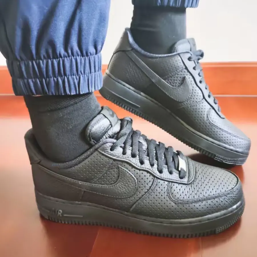 Alternative view of Giày Nike Air Force 1 SP ‘Perforated Black’ HF8189-001