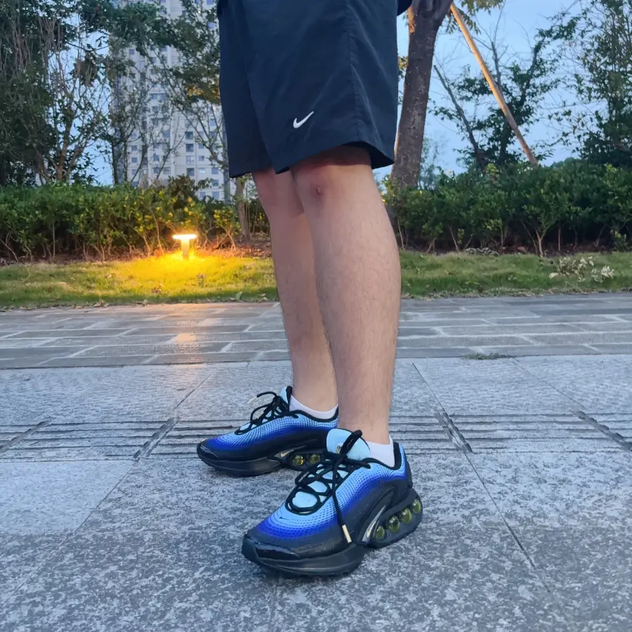 Alternative view of Giày Nike Air Max DN SE ‘Sky Blue Chamois’ HM0810-401