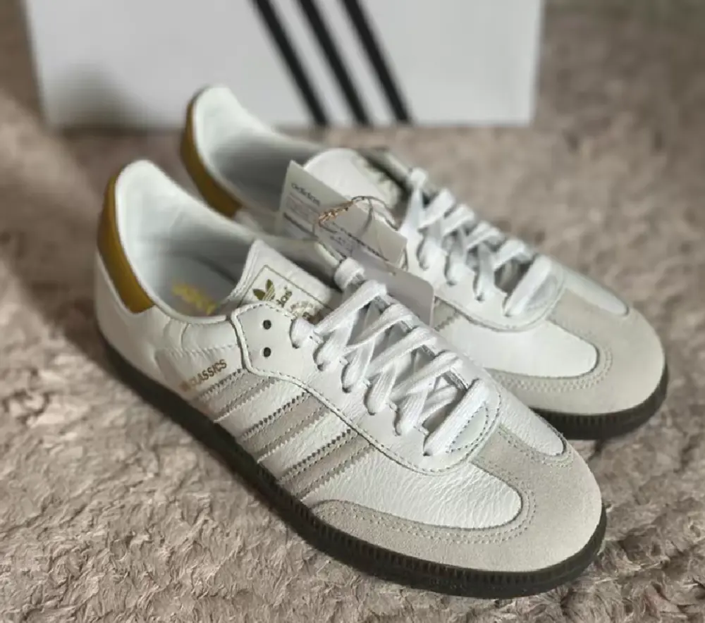 Alternative view of Giày Adidas x Kith Samba Classics ‘Off White’ IE4800