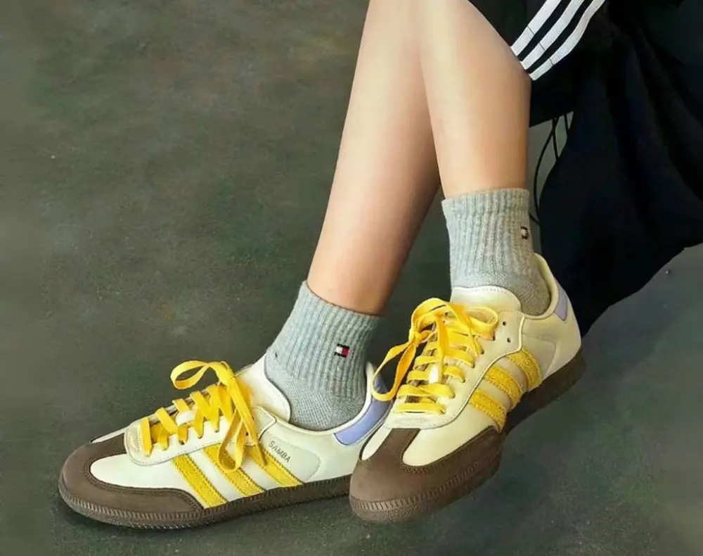 Alternative view of Giày Adidas Samba OG ‘Off White Violet Tone’ IE0875