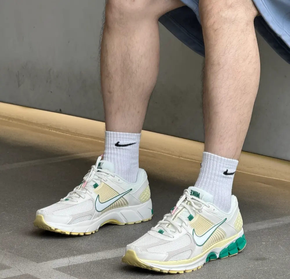 Giày Nike Zoom Vomero 5 ‘Malachite Alabaster’ FN8361-100 - Ảnh 4