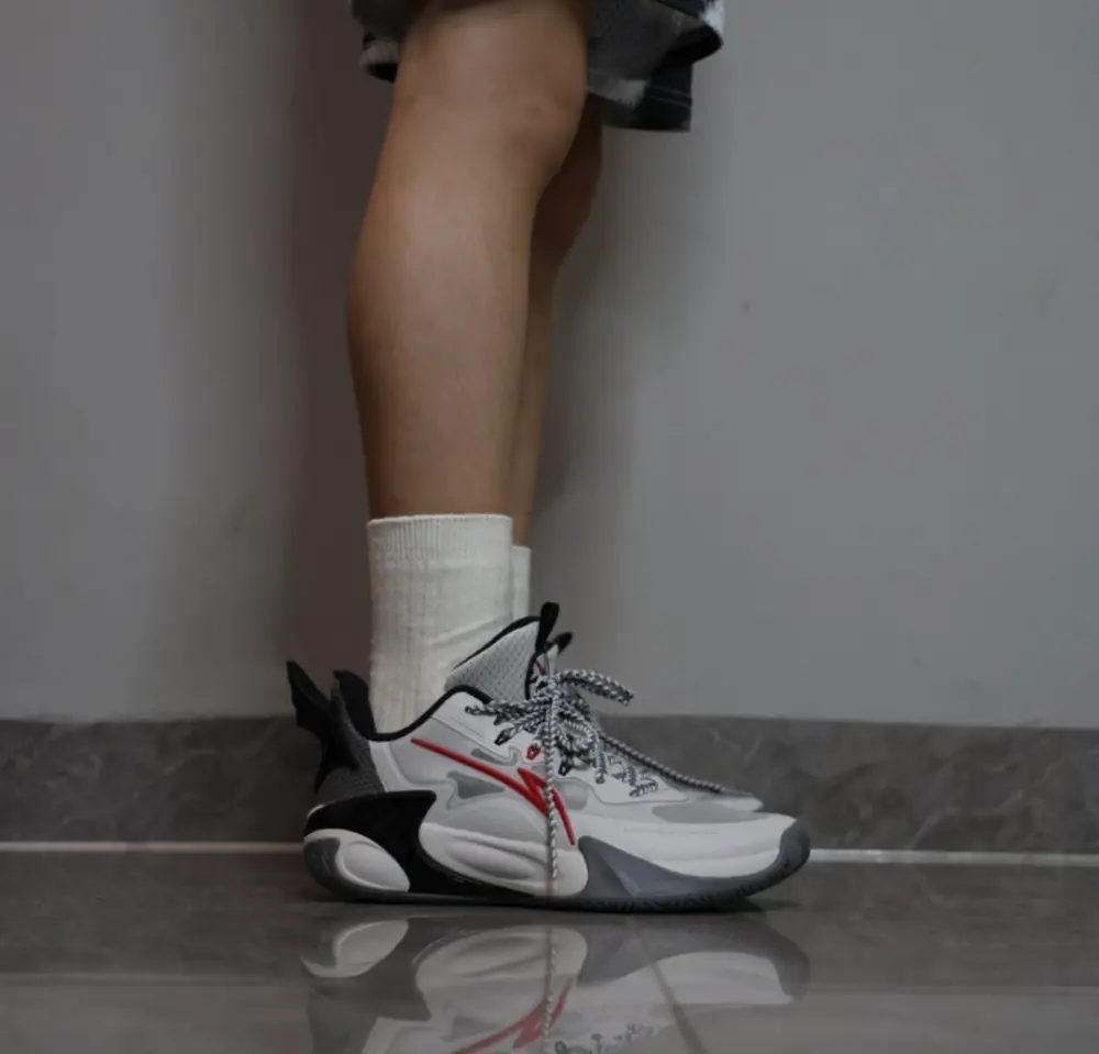 Alternative view of Giày Lining Shadow 2.0 Light Foam 'White Black' YKBU072-3