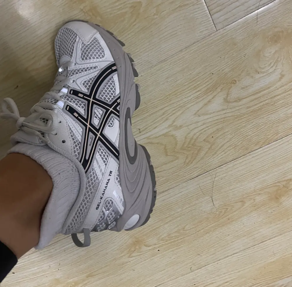 Alternative view of Giày Asics Gel-Kahana TR 'Grey White Blue' 1203A390-023