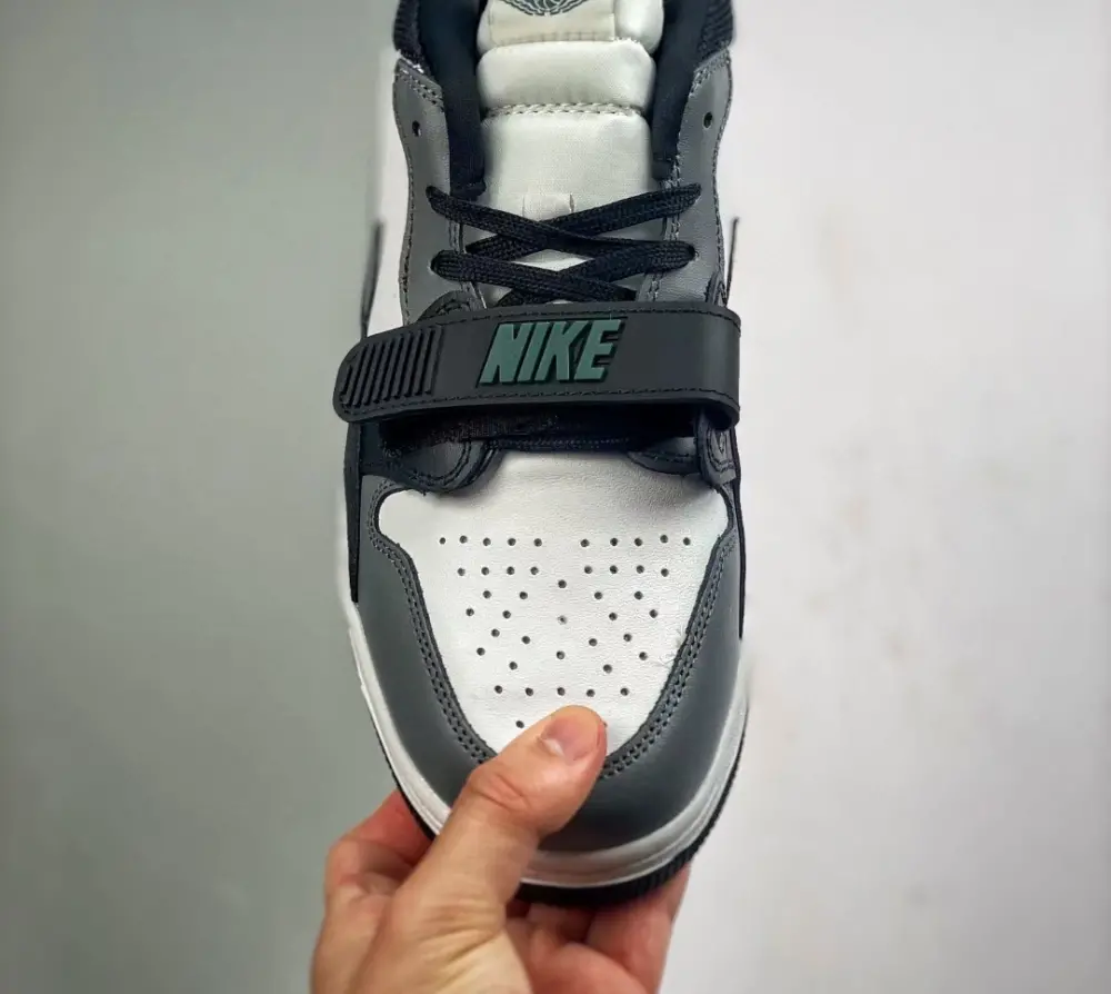 Giày Nike Air Jordan Legacy 312 Low ‘White Black’ CD9054-131 - Ảnh 3