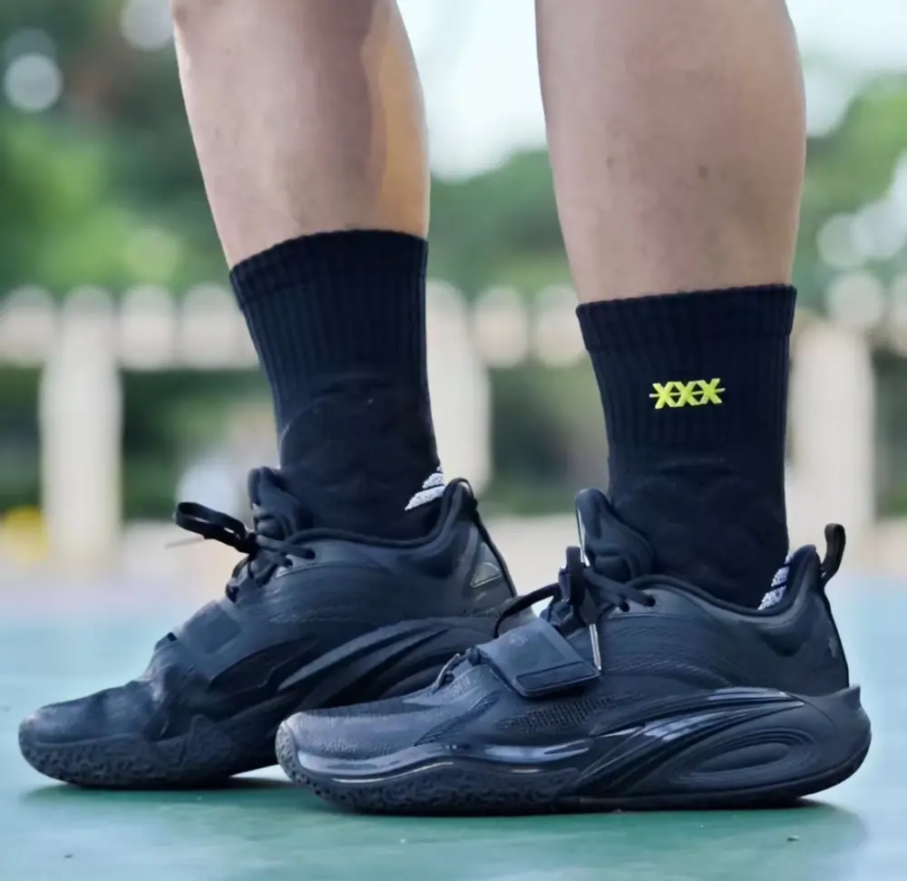 Alternative view of Giày Anta Kai 1 x Kyrie Irving ‘Black Warrior’ 312431199-4