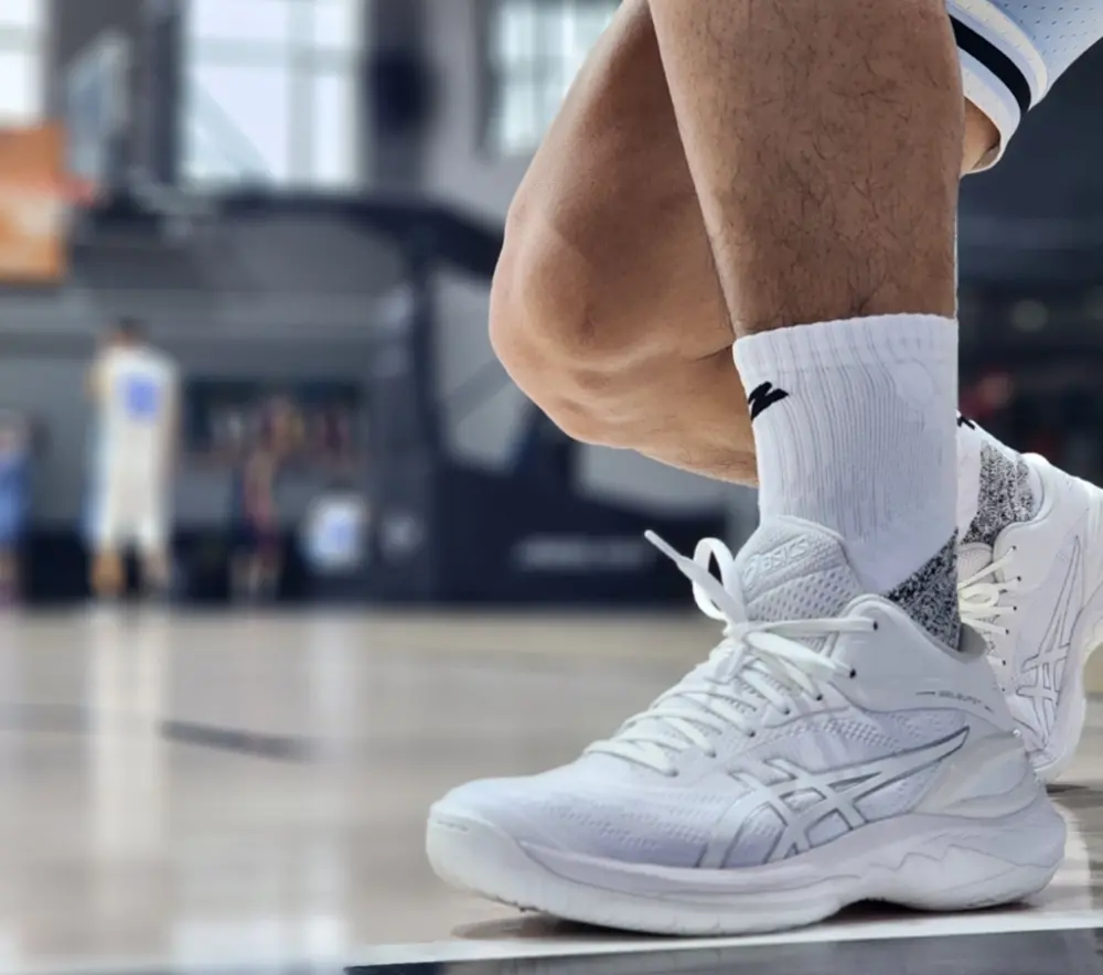 Alternative view of Giày Asics Gelburst 28 ‘White’ 1063A081-100