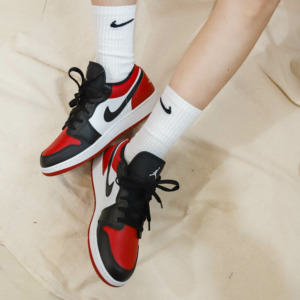 Alternative view of Giày Nike Air Jordan 1 Low ‘Bred Toe 2.0’ 553560-161