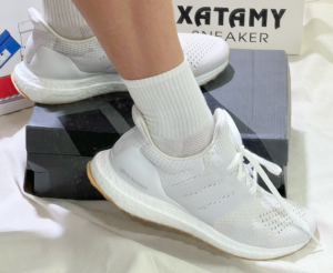 Alternative view of Giày Adidas Ultraboost 1 ‘White Light Purple’ ID9689