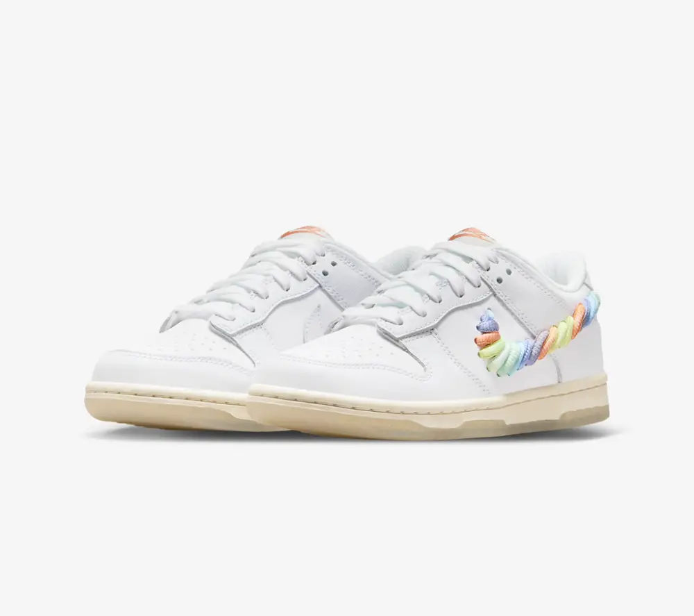 Alternative view of Giày Nike Dunk Low SE 'White' FN4861-100