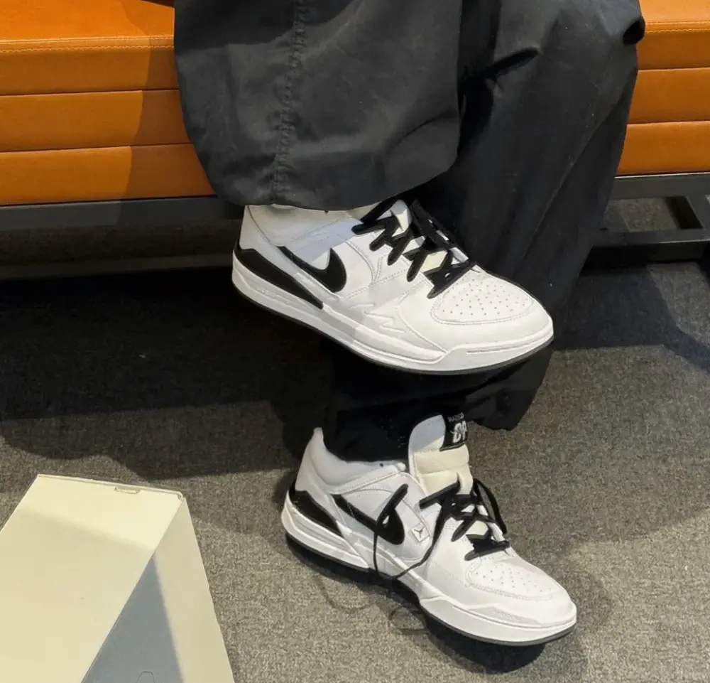 Alternative view of Giày Nike Air Jordan Stadium 90 ‘White Black’ HF5258-102