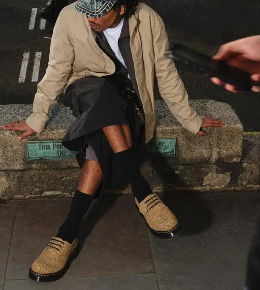 Alternative view of Giày Dr.Martens 1461 England Emboss 'Savannah Tan' 31488439
