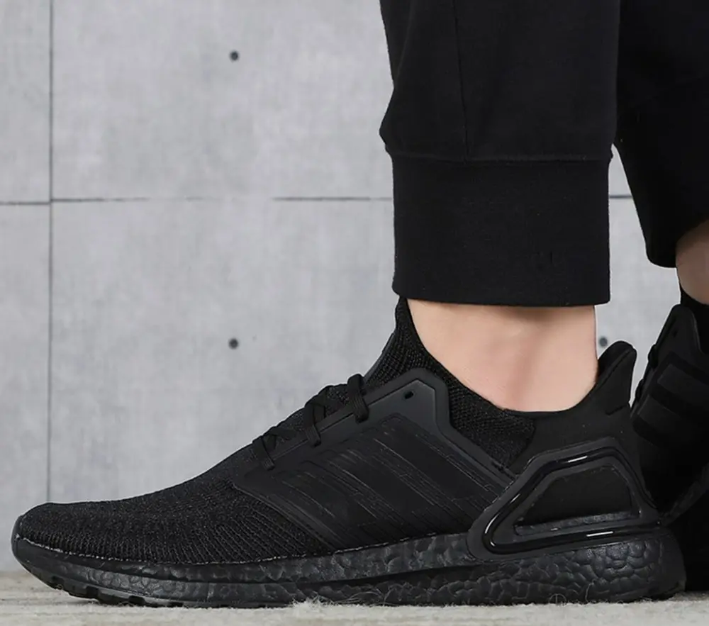Alternative view of Giày Adidas UltraBoost 20 ‘Triple Black’ G55816