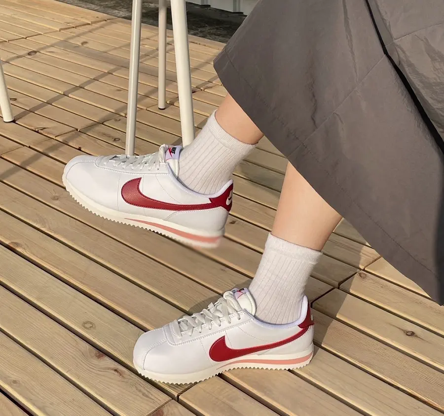 Alternative view of Giày Nike Cortez ‘White Red Stardust’ DN1791-103