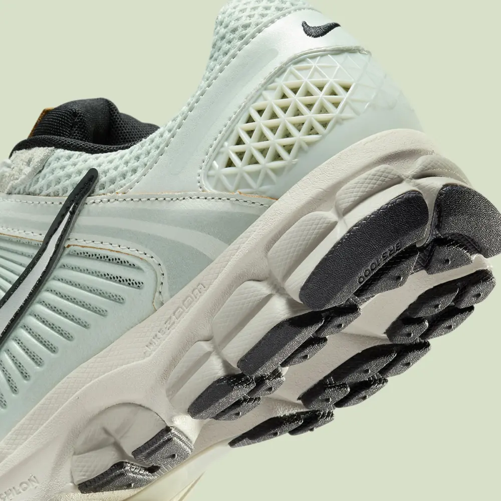 Giày Nike Zoom Vomero 5 ‘Light Silver’ FN6742-001 - Ảnh 3