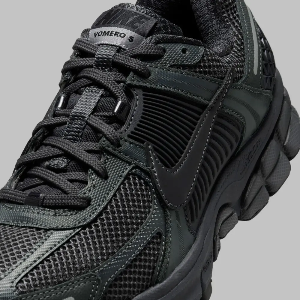 Giày Nike Zoom Vomero 5 ‘Triple Black’ FQ7079-002 - Ảnh 3