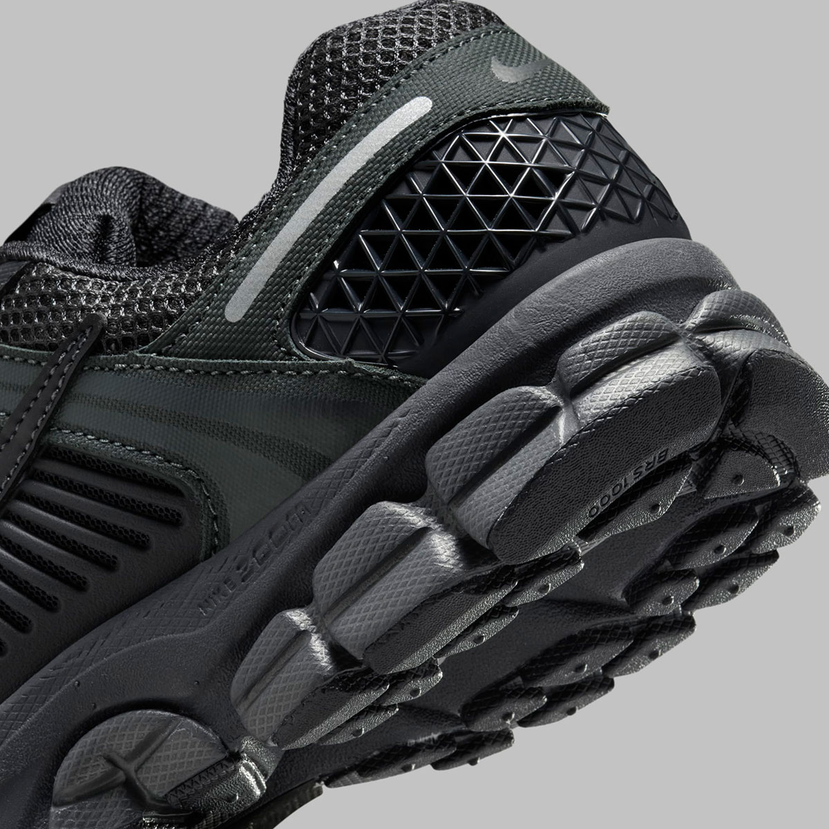 Giày Nike Zoom Vomero 5 ‘Triple Black’ FQ7079-002 - Ảnh 2