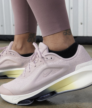 Alternative view of Giày Nike Versail 'Coconut Milk' DZ3547-003