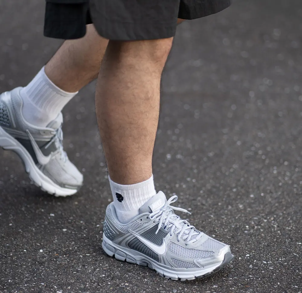 Alternative view of Giày Nike Air Zoom Vomero 5 “Cool Grey” FJ4151-003