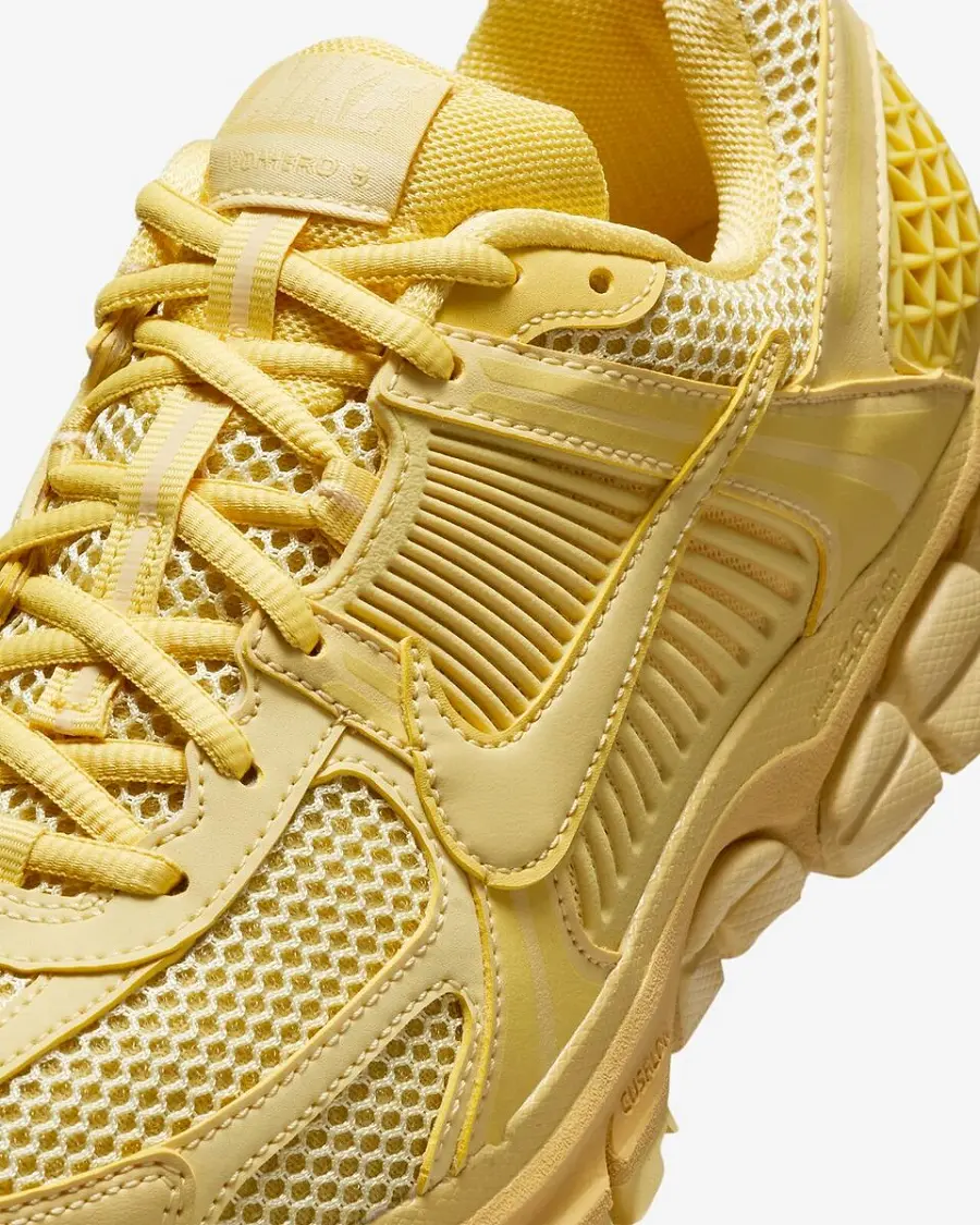 Alternative view of Giày Nike Zoom Vomero 5 'Saturn Gold' FQ7079-700