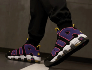 Alternative view of Giày Nike Air More Uptempo 96 'Black Court Purple' DZ5187-001