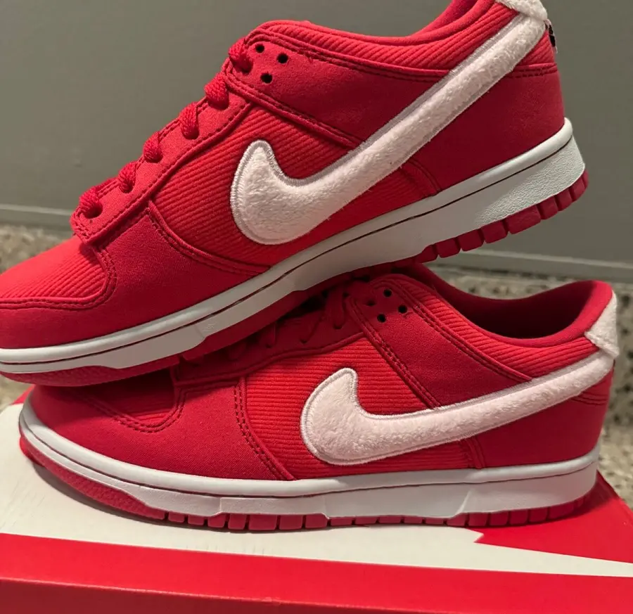 Alternative view of Giày Nike Dunk Low Valentine's Day 'Fire Red' FZ3548-612