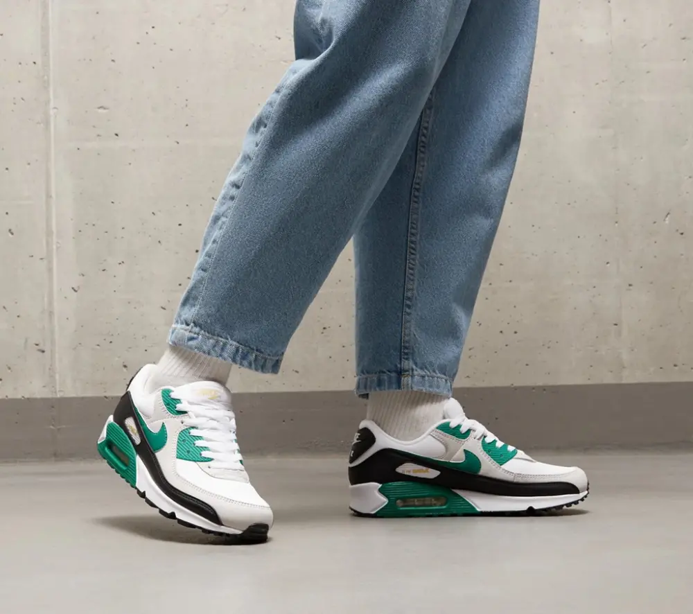 Alternative view of Giày Nike Air Max 90 ‘Malachite’ FB9658-102