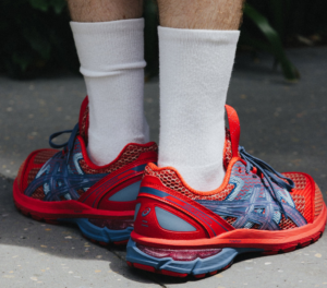 Alternative view of Giày Asics US4-S Gel-Terrain ‘Red Wood Crepe’ 1203A394-600