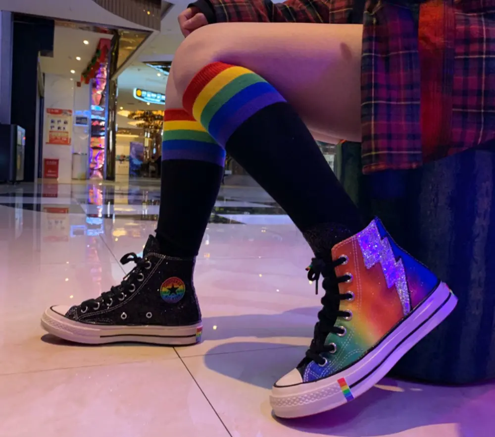 Alternative view of Giày Converse Chuck 70 Hi ‘Black Rainbow’ 165713C