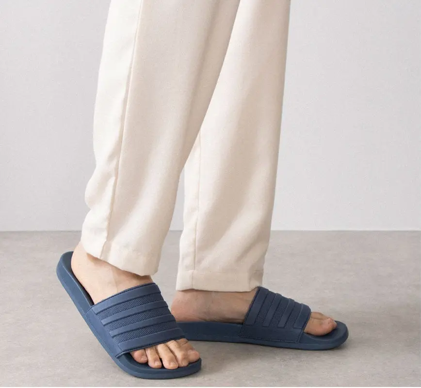 Alternative view of Dép Adidas Adilette Comfort Slide 'Preloved Ink' ID3402