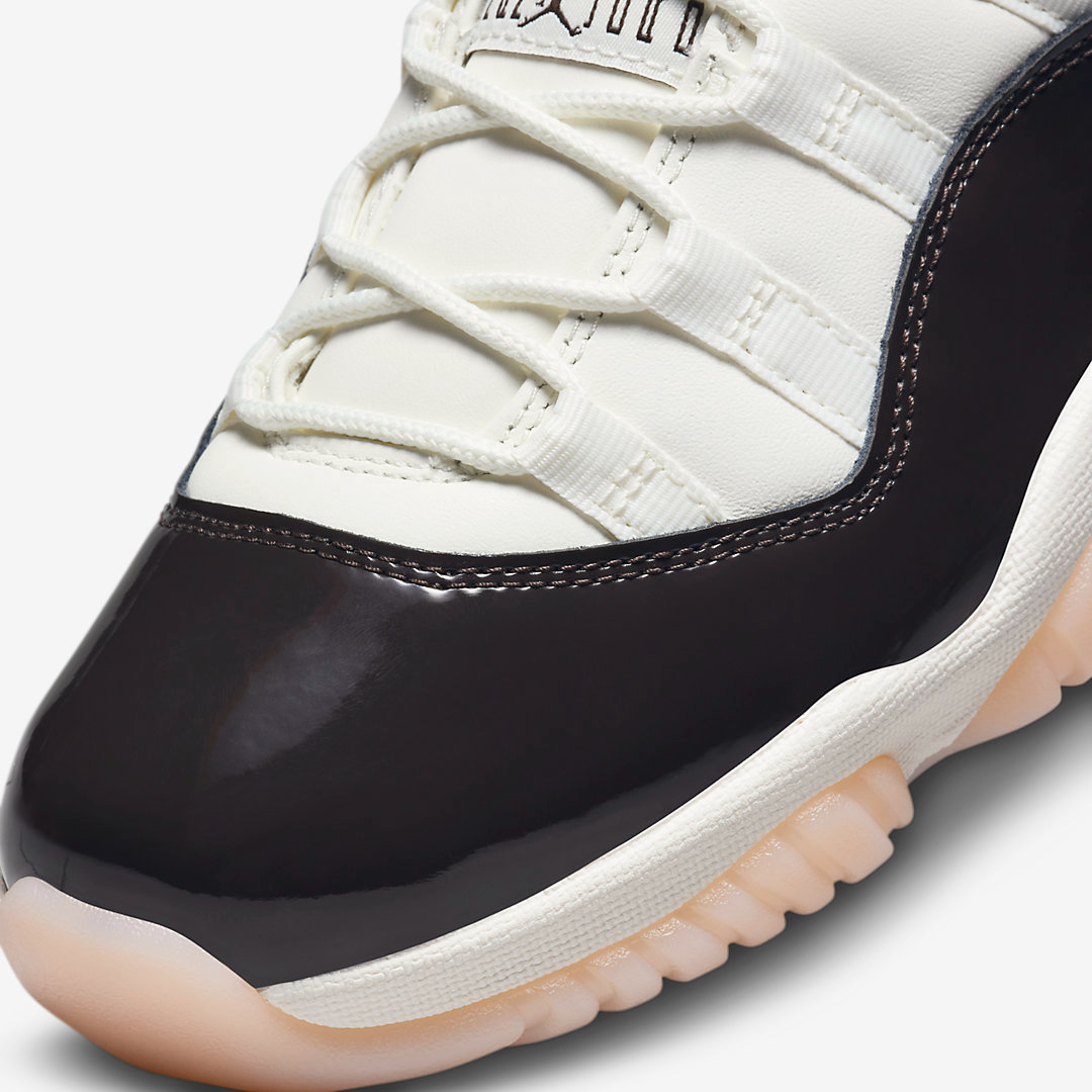 Giày Nike Air Jordan 11 Retro ‘Neapolitan’ AR0715-101 - Ảnh 4