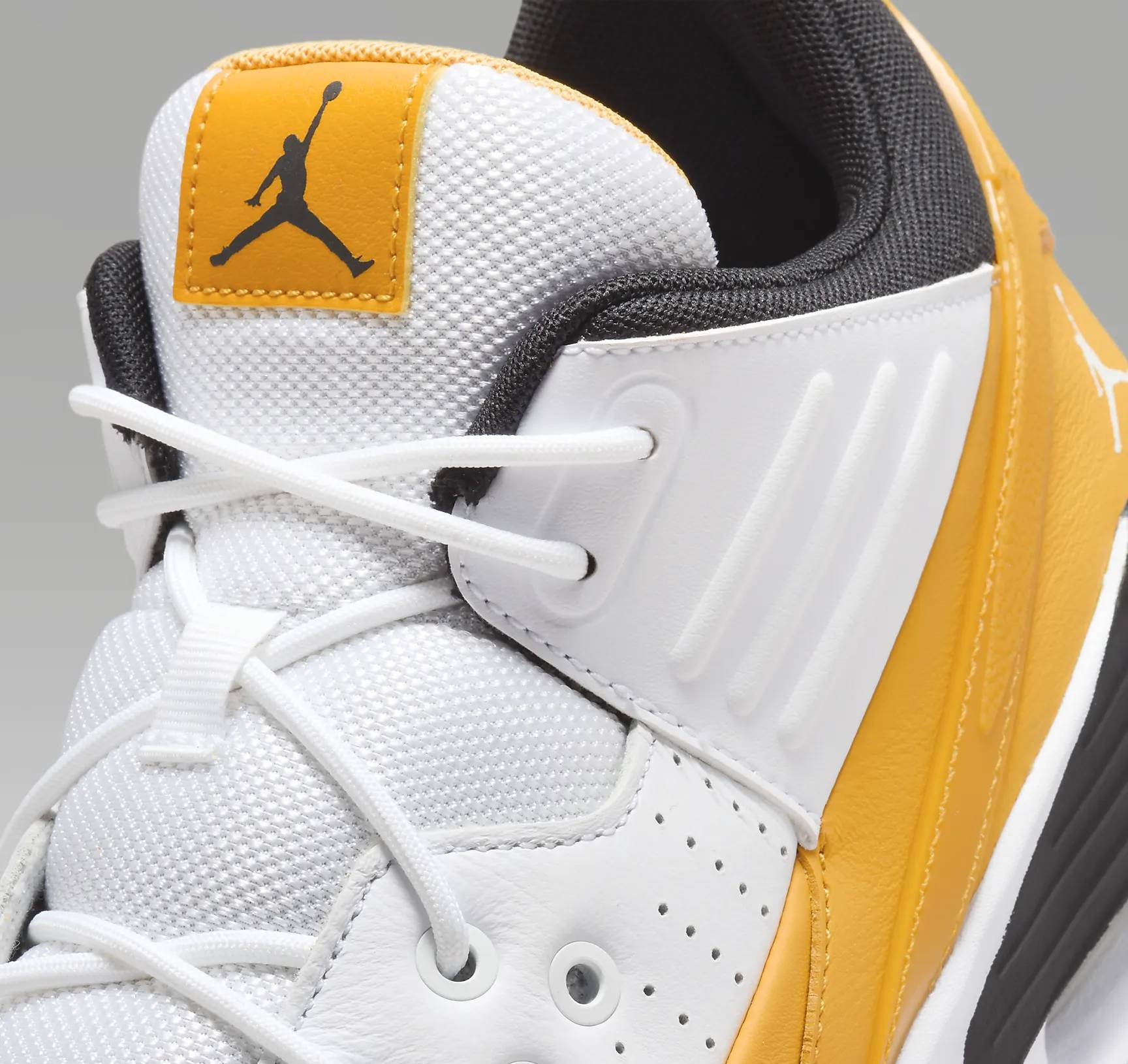 Giày Nike Air Jordan Max Aura 5 ‘White Yellow Ochre’ DZ4353-701 - Ảnh 6