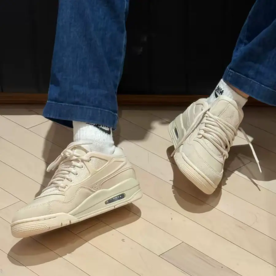 Alternative view of Giày Nike Air Jordan 4 RM ‘Light Brown’ FQ7940-200